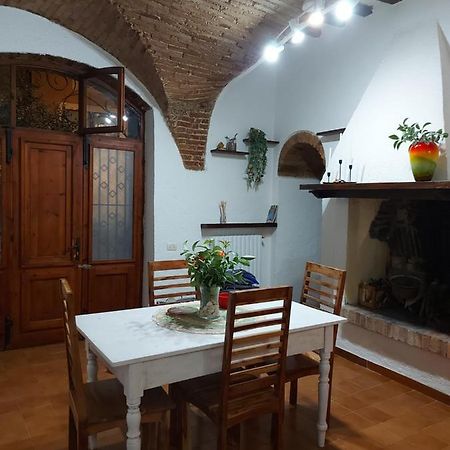 Casavacanze Vicolo Mentana Foligno Luaran gambar